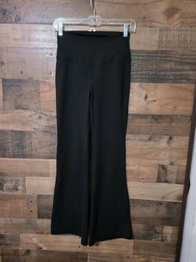 Yogalicious Lux Women'Small Flare Pants Black Small Like New